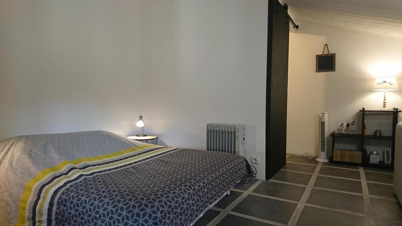 Les Chambres Du Vau Profond Vernoil Eksteriør billede
